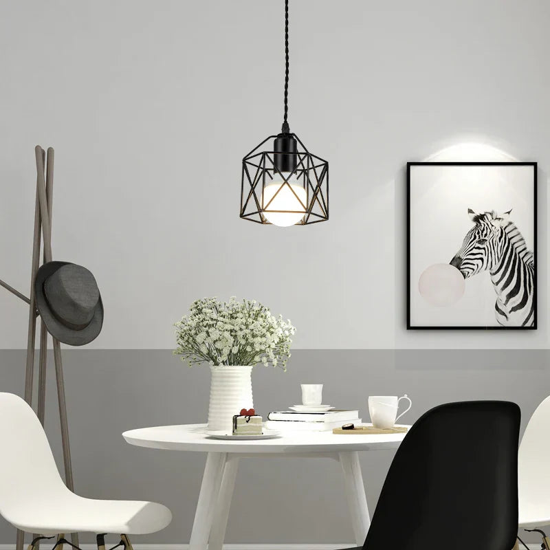 Pendente de Metal Minimalista Preto e Dourado com LED | Santorini ©